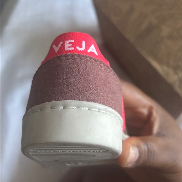 Veja Kids Sneakers in Pink and Tan - Picture 5 of 8